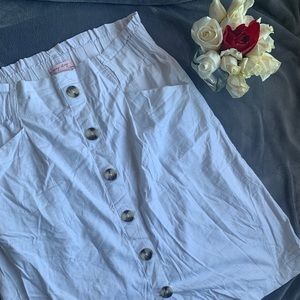 White Linen Skirt w. Pockets ✨🤍